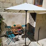 En Yourte D'interieur D'une Demeure Du 18e Siecle En Anjou Entre Vignes Et Chateaux * Bouille-Loretz