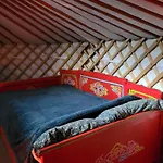En Yourte D'interieur D'une Demeure Du 18e Siecle En Anjou Entre Vignes Et Chateaux *